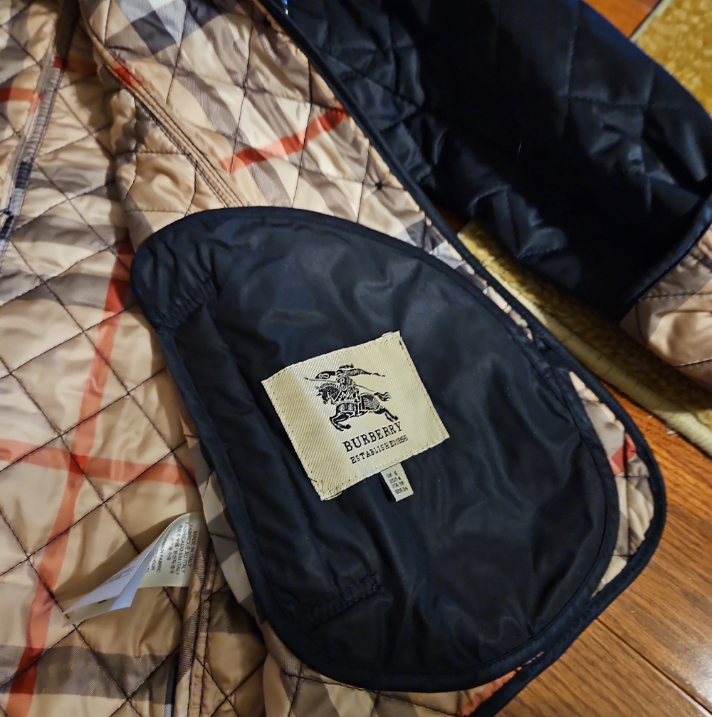 Burberry Black Quilted Jacket with Beige Nova Check Lining